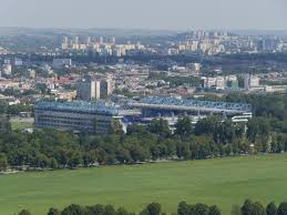 In der saison 2014/15 lag die durchschnittliche zuschauerzahl in der ekstraklasa bei 20.054 zuschauern, wobei die topspiele gegen den erzrivalen legia warschau mit 41.545 zuschauern und gegen wisła krakau mit 41.556 zuschauern die mit abstand meisten. Stadion Wisly Krakow Kibice Net