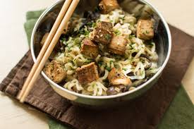 Nouilles Coco Au Tofu Marine Champignons Noirs Et Shiitakes Recette Vegetarienne Recette Tofu Marine Recette Asiatique Recette Vegetarienne