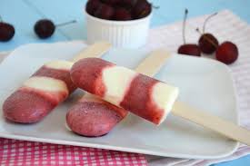 Ricetta gelato allo yogurt 500 gr di yogurt cremoso (io müller) 200 ml di panna da montare 170 gr di latte condensato (1 tubetto della nestlè che a netto di peso sono circa 160 gr) 2 cucchiai di estratto di vaniglia oppure 2 cucchiai di liquore a piacere (non si sente, ma serve a non far gelificare) Gelato Allo Yogurt Ricetta Gelato Allo Yogurt Di Misya