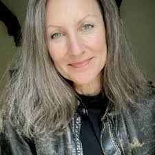 Kelly Gauthier's Instagram, Twitter & Facebook