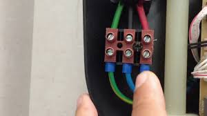 Water heater atau pemanas air adalah alat yang biasa kamu jumpai pada tank atau aquarium ikan hias. Cara Mudah Pemasangan Pemanas Air Easy Water Heater Installation Youtube