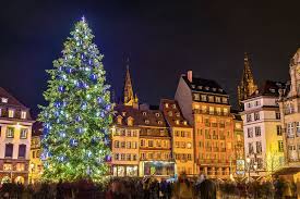 Pour autant, il est possible d'y acheter une belle demeure à un prix relativement abordable. Les 10 Plus Beaux Marches De Noel En France Little Weekends