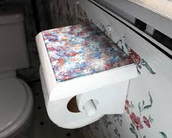 Put the roll of toilet paper in the coffee can. Pin On Recycle Craft