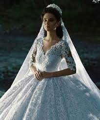 .für euch entdeckt, auf der es so richtig schöne brautkleider, abendmode und ballkleider gibt. 50 Chic Wedding Gowns Perfect Styles Ideas Chic Wedding Gown Wedding Dress Sleeves Gowns