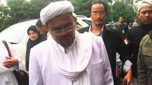 Bantuan hukum fpi resmi melaporkan budi djarot ke polda metro jaya karena budi diduga melakukan penghinaan terhadap habib rizieq. Splashy Banner Rizieq Shihab Burned Fpi Will Polisikan Budi Djarot