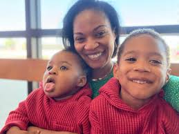 Grab your TEAm and let them know that beauty begins within! What better way  to do that then to share, like, repost this or gift them some luxury loose  leaf tea from @