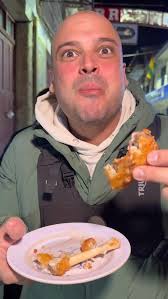 El descubrimiento de la vida, patita de cordero rebozada en las calles de  Oruro que rematamos con tremenda ranga. Gracias a la @uniorbolivia por el  tour y el descubrimiento de esta deliciosa ciudad, ...