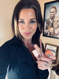 Which is your favorite lip plumping gloss shade?