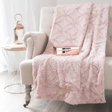Plaid Imitation Fourrure Rose 130x170 Allyson Maisons Du Monde