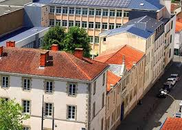 Alternance d'éclaircies et de passages nuageux. Le Grand R Sur Le Territoire Le Grand R