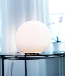 Die 15 Besten Ikea Hacks Fur 2021 Lampentisch Lampe Weisse Tischlampe