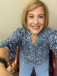 Sandra Knipe's Instagram, Twitter & Facebook