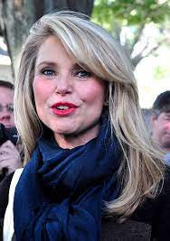 141 pounds (64 kg) christie brinkley body measurements: Christie Brinkley Wikipedia