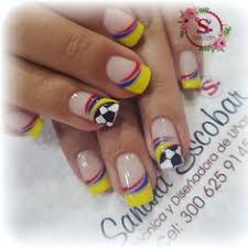 También podemos elegir el llevar uñas decoradas cuando se trate de alguna ocasión especial como por ejemplo halloween, o la navidad. Caricatura Decoracion De Unas Dibujos Animados Decorados