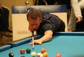 Challenge with your friends in the local multiplayer mode or try to beat the machine in the single player mode. Pool Cue Sports Wikipedia