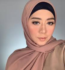 8 Beauty Influencer Terkenal Di Tahun 2019 Sociabuzz