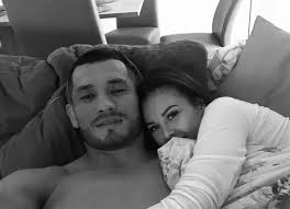 Mahmud murodov yoqtirgan qizi chex qo'shiqchisi monika bagarova bilan qanday tanishib qolganligi haqida bo'ladi. Mma Bojovnik Makhmud Muradov A Spevacka Monika Bagarova Uz Poznaju Pohlavie Ocakavaneho Potomka Urban Magazin