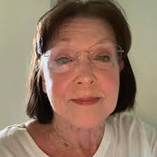 King George Strait and a girl with a little fiddle & big dreams at the CMA.  So happy for George and his Lifetime Achievement award!!! 👏🏼👏🏼👏🏼 It  was such an honor to