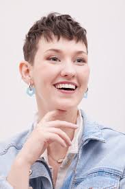 Elise Rucker's Instagram, Twitter & Facebook