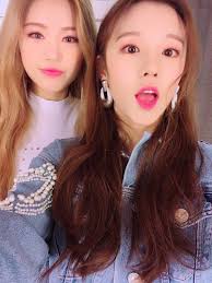 Shuhua (슈화), also known as yeh shu hua (葉舒華), is ataiwanese singer under cube entertainment. Soojin Pics On Twitter Pre Debut Blonde Soojin Needs To Come Back