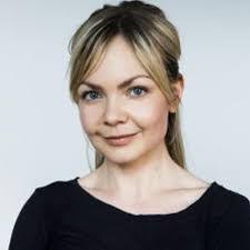 Mari Robertson's Instagram, Twitter & Facebook