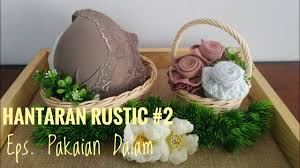 Apabila tidak ada bahasa verbal yang dapat dimengerti oleh keduanya, komunikasi masih dapat dilakukan dengan menggunakan gestur tubuh, menunjukkan sikap tertentu. Diy Hantaran Seserahan Rustic Simple Eps Pakaian Dalam Tutorialhantaran Tutorialseserahan Youtube