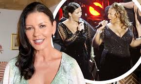 She is the recipient of several accolades, including an academy award and a tony award.in 2010, she was appointed commander of the order of the british empire (cbe) for her film and humanitarian endeavours. Catherine Zeta Jones Was 10 Days From Due Date At 2003 Oscars Daily Mail Online