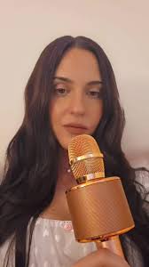 Andi Fleuri (@andifleuri)