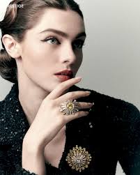 Tweed de Chanel Is A Dazzling Tribute to Gabrielle Chanel's Hallmarks