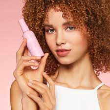 TIME FOR HAND CLEANSING!, Kylie Jenner si prende davvero cura di te e ora  lo fa con un alleato che dà davvero UNA MANO., Stiamo parlando del  nuovissimo spray detergente, rinfrescante e vegan: il ...