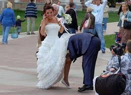 A Series Of Absurd Wedding Photos Ever Wedding Photo Fails Wedding Humor Awkward Wedding Photos