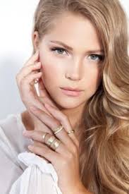 Perfect Blonde Color Light Enough To Be Blonde Dark Enough To Not Look Washed Out Or Faded And Not That Weird Yello Dark Blonde Hair Dark Blonde Hair Beauty