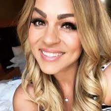 Leigh Schmitt's Instagram, Twitter & Facebook