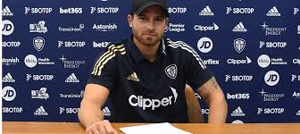 Suneți pe profilul jucătorului gaetano berardi, leeds. Gaetano Berardi Signs New Contract Leeds United