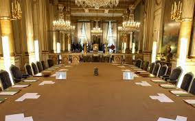 Voir en pdf (265 ko) à jour en date du 26 octobre 2021 le très honorable justin p. Dans Le Secret Du Conseil Des Ministres Le Parisien
