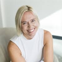 Lisa Berthiaume's Instagram, Twitter & Facebook