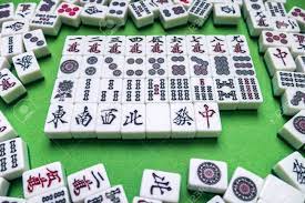 Puzzles de 500, 1000 y 2000 piezas de japón. Lleno De Fichas De Mahjong El Juego Japones De Corea Chino Sobre Fondo Verde Fotos Retratos Imagenes Y Fotografia De Archivo Libres De Derecho Image 78156383
