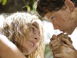 Destaque para o pequeno tom holland, que interpreta lucas o filho mais velho dos benett, o ator mirim dá ao seu personagem força para travar a batalha o impossível (the impossible). Meus Filmes De Estante O Impossivel Sororidade E Afins