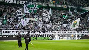 Born 21 august 1988) is a polish professional footballer who plays as a striker for bundesliga club bayern munich and is the captain of the poland national team. Gladbach Fcb Im Tv Fc Bayern Munchen Patzt Gegen Gladbach News De
