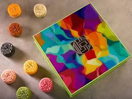 9 Places In Singapore To Get Mooncakes For Mid Autumn Festival 2015 Moon Cake Mid Autumn Festival Fall Festival