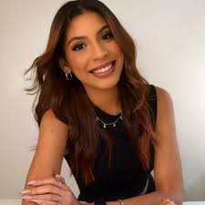 Cesia Pena's Instagram, Twitter & Facebook