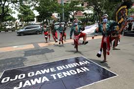 Buat kalangan kaula muda saat ini. Seniman Kuda Lumping Turun Ke Jalan Curhat Pentas Dibubarkan