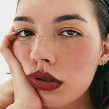 shssdshdd Photo: @justinisaaccreative Style: @somewhatbitsofshun  Makeup/hair: @fgmagency