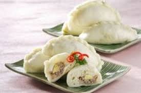 Yuk sesekali roti bakpaonya dibikin hanburger dengan diberi isi suwiran ayam yang dimasak dengan citarasa manis gurih ini. Bakpao Isi Ayam Jamur Sajian Sedap