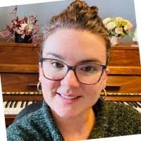 Tara Astle's Instagram, Twitter & Facebook