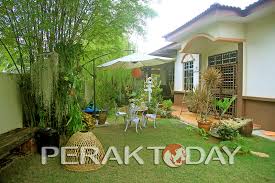 Taman minimalis depan rumah menjadi bagian yang harus didesain dengan baik. Landskap Tropika Jadi Ilham Hias Laman Rumah
