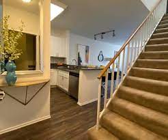 This city has a good selection of housing sizes, ranging from lofts to four or more bedrooms. Lofts For Rent In West Los Angeles Ca Apartmentguide Com