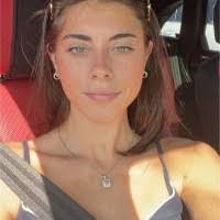 Elizabeth Coscia's Instagram, Twitter & Facebook