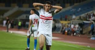 بدأ مؤمن زكريا مشوارة مع كرة القدم في عام 2004 بعد أن انضم لقطاع الناشئين بالنادى الأهلى واستمر به 5 سنوات، ولم يتم تصعيده للفريق الأول فى بداية ولاية حسام البدرى الأولى 2009/2010 فانضم لصفوف الإنتاج الحربى تحت قيادة طارق. 3j86ozxm6rmqem