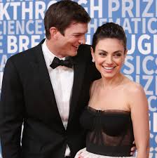 Mila kunis pictures from the sexiest woman alive esquire photoshoot, plus every esquire a little more about mila kunis (with pictures). Ashton Kutcher Mila Kunis Mit Ihren Kids Unterwegs Brigitte De